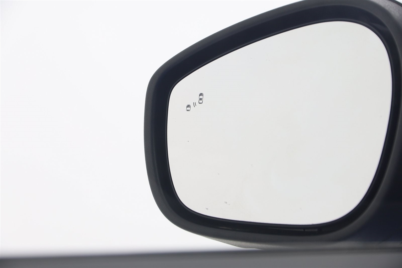 Ford Mustang Mach-E  2025