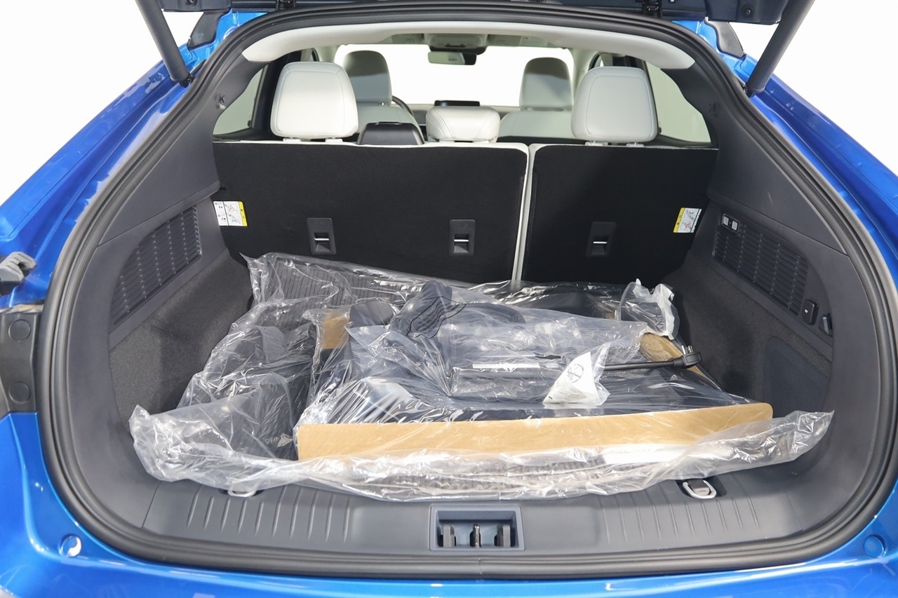 Ford Mustang Mach-E  2025