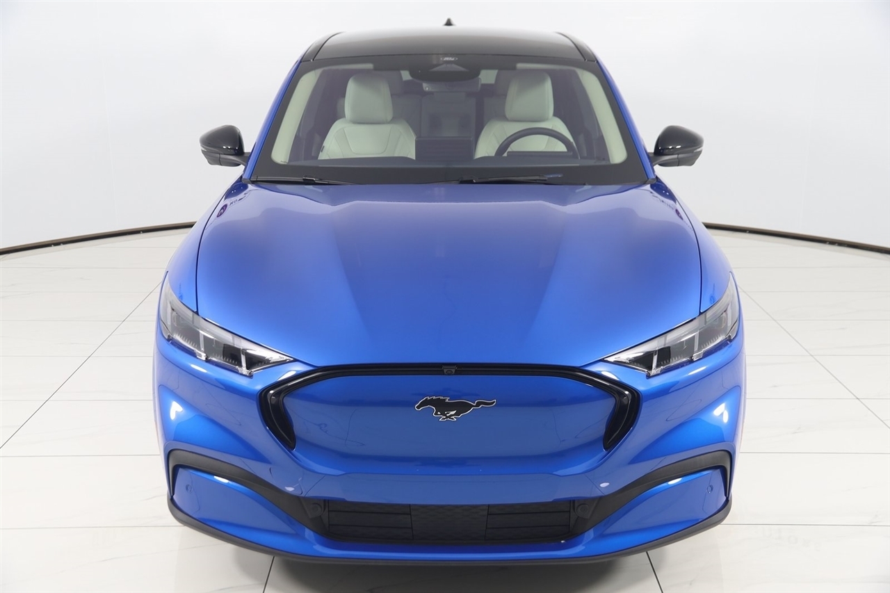 Ford Mustang Mach-E  2025