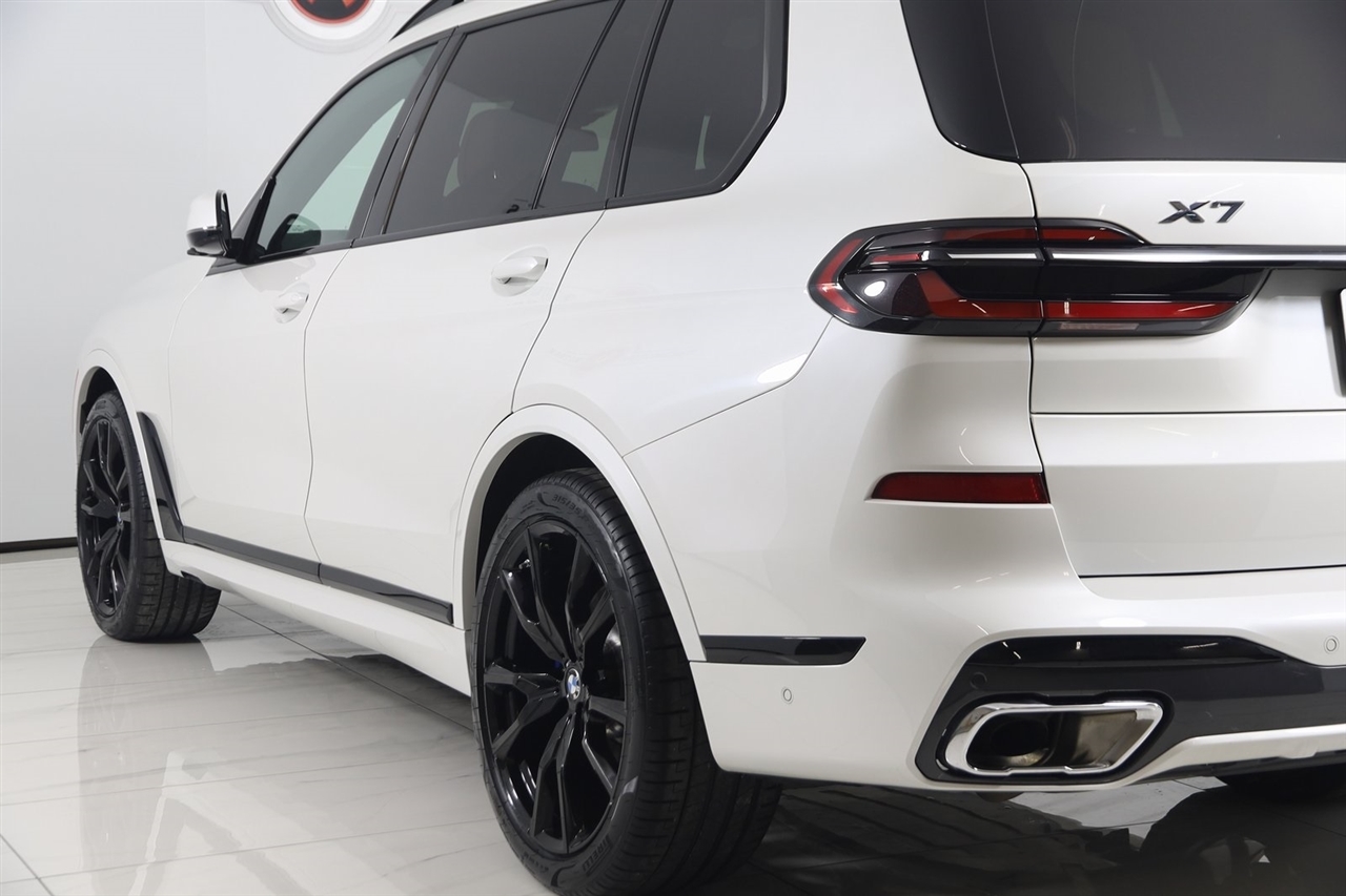 BMW X7  2023