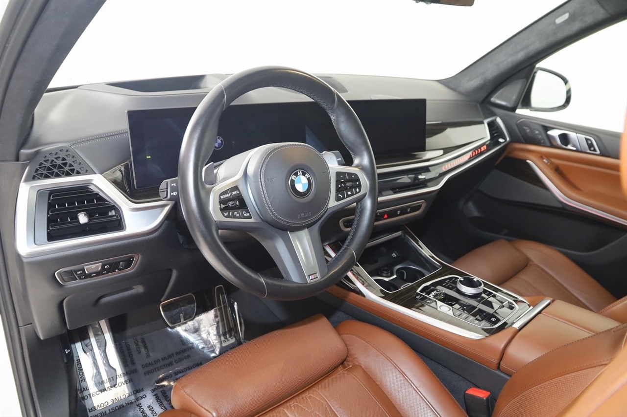 BMW X7  2023