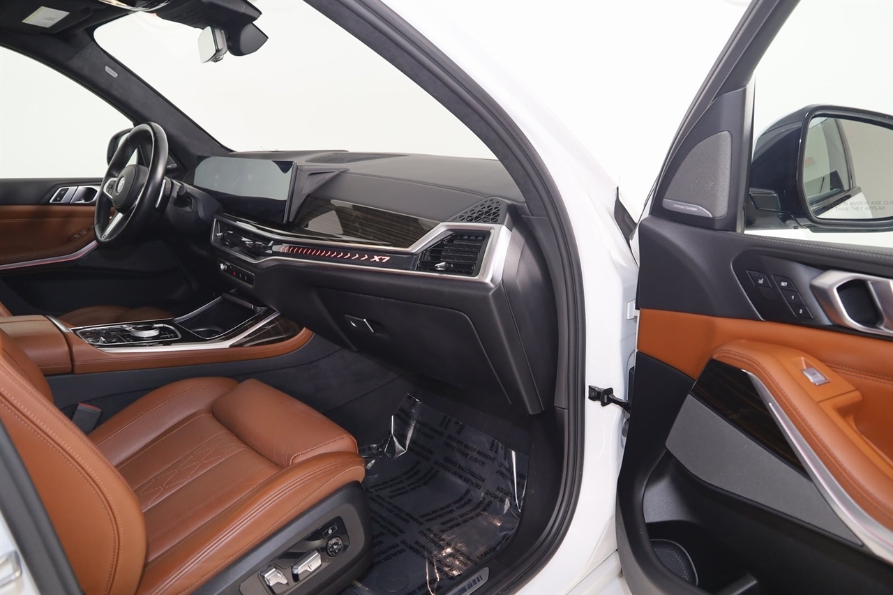 BMW X7  2023