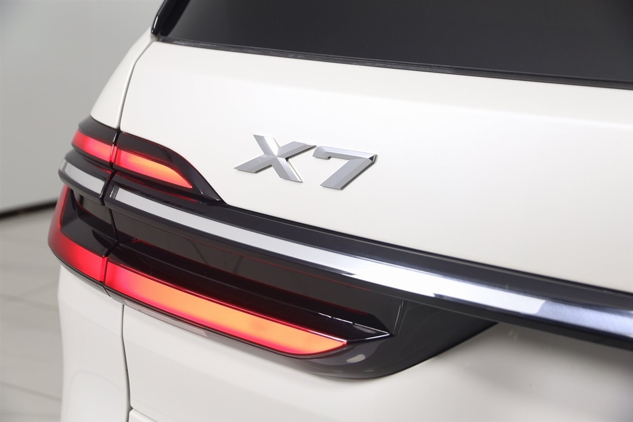 BMW X7  2023