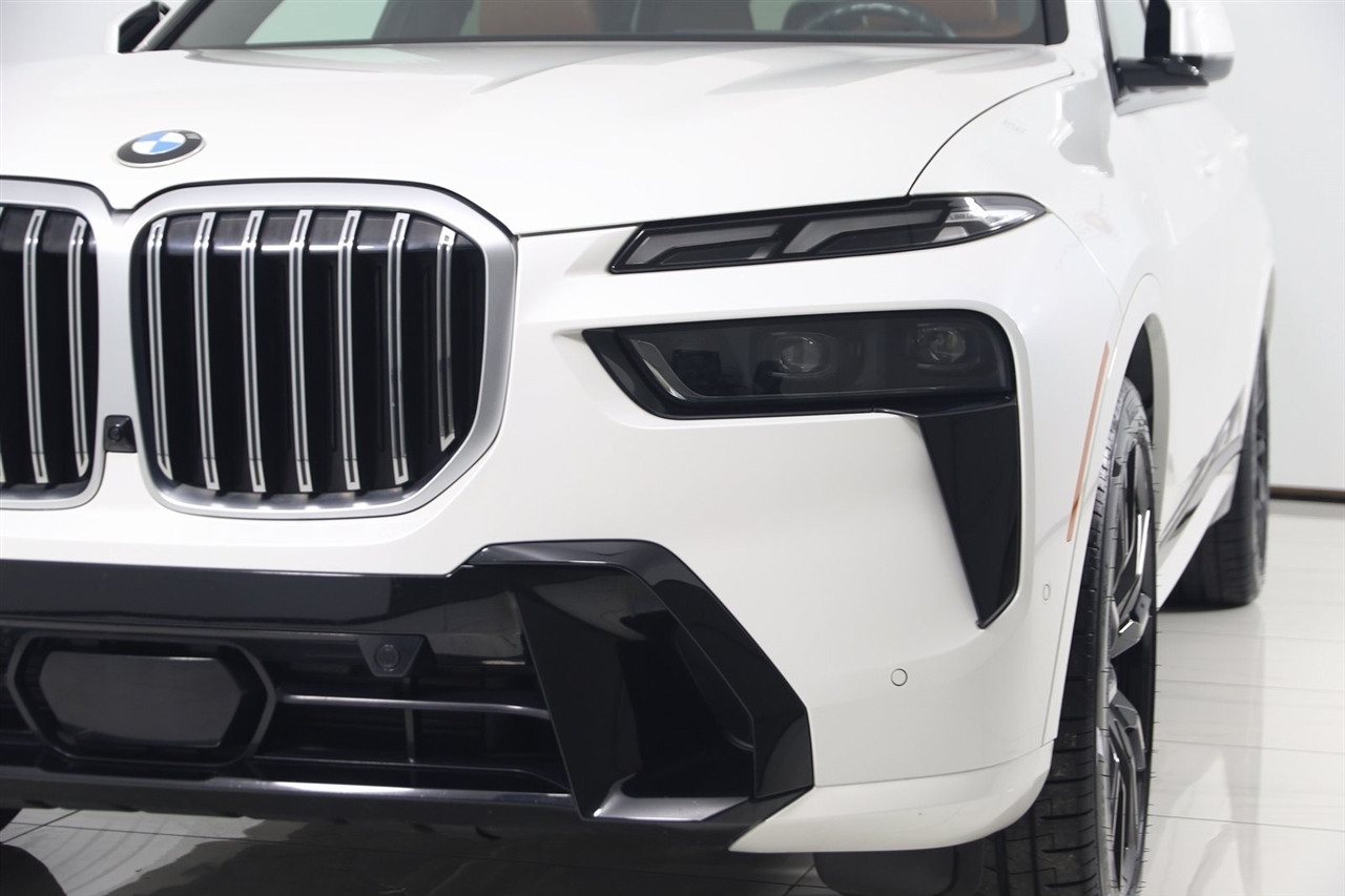 BMW X7  2023