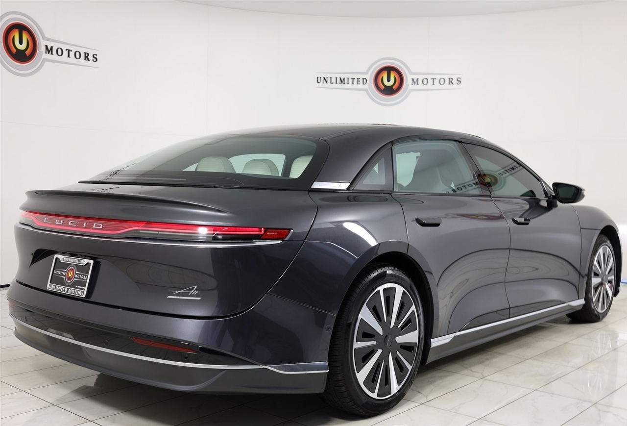 Lucid Air  2024
