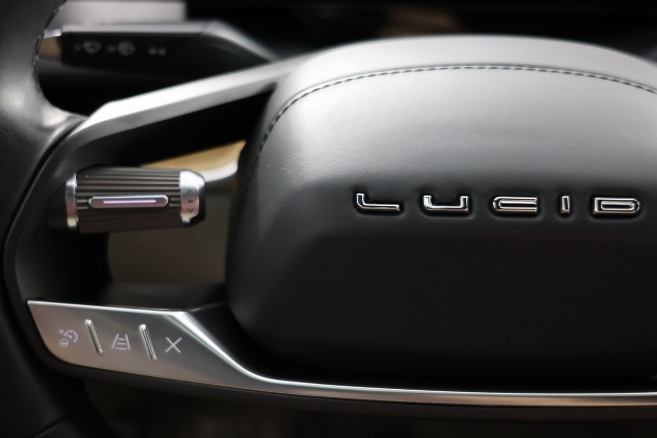 Lucid Air  2024