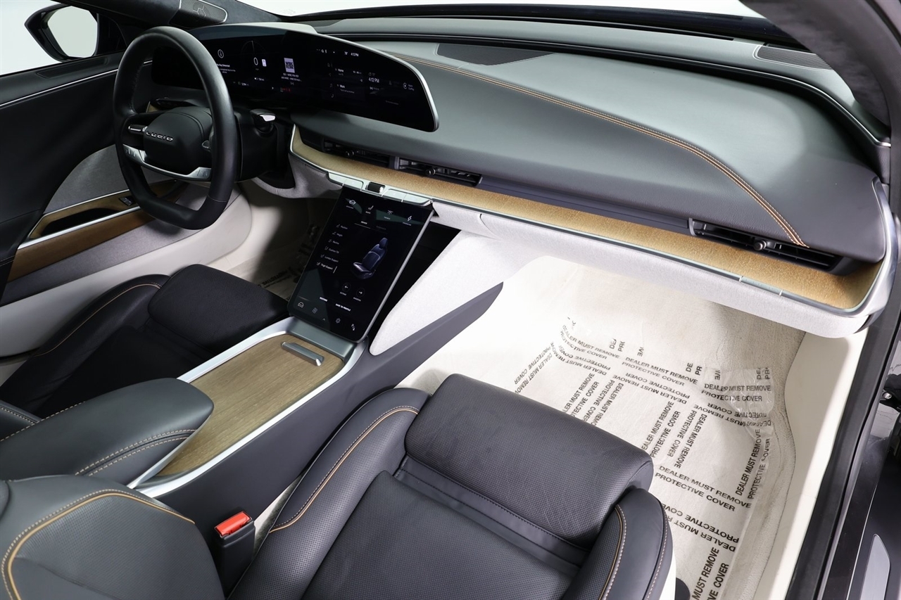 Lucid Air  2024