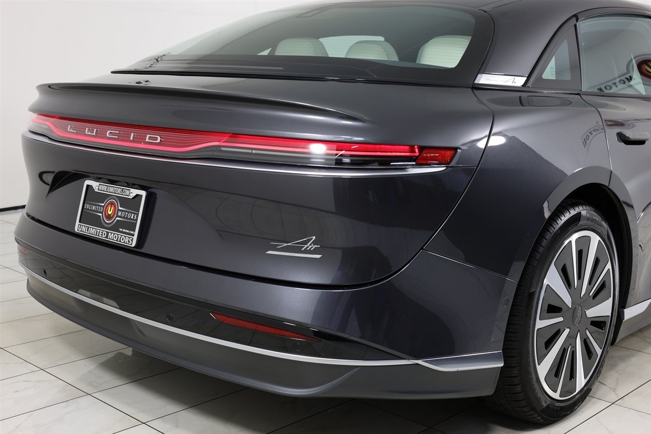 Lucid Air  2024