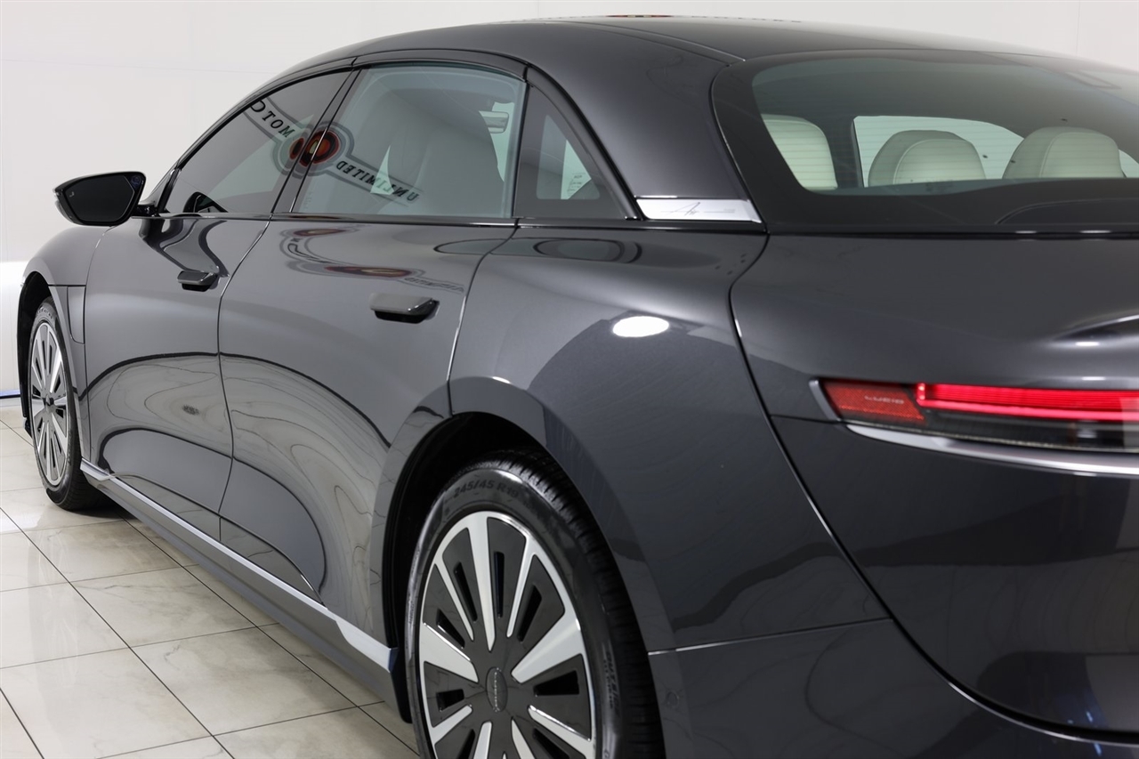 Lucid Air  2024