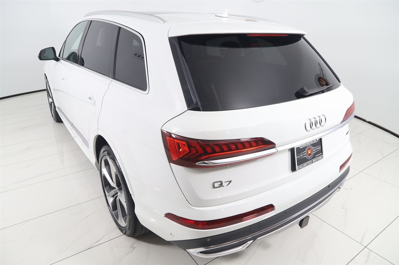 Audi Q7  2021