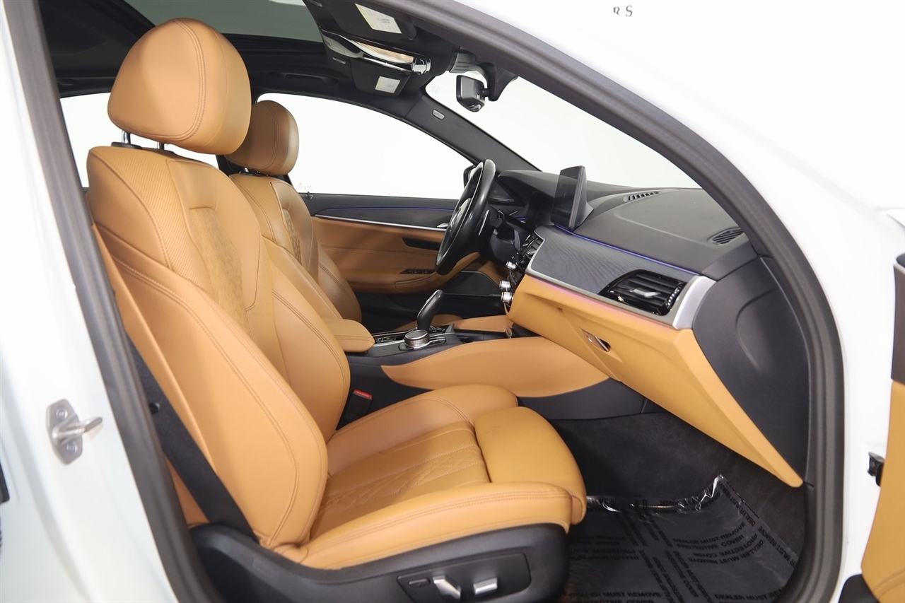 BMW 5-Series  2023