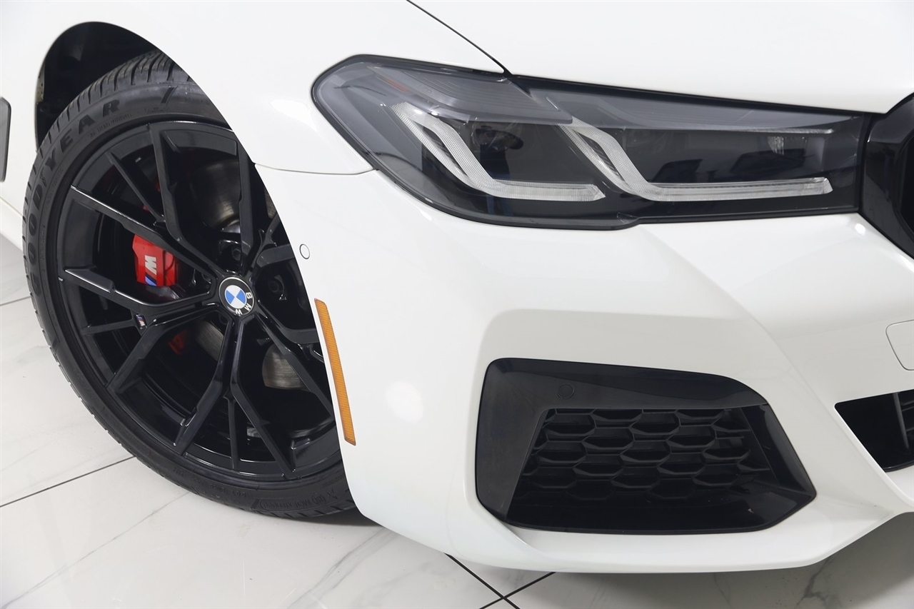BMW 5-Series  2023