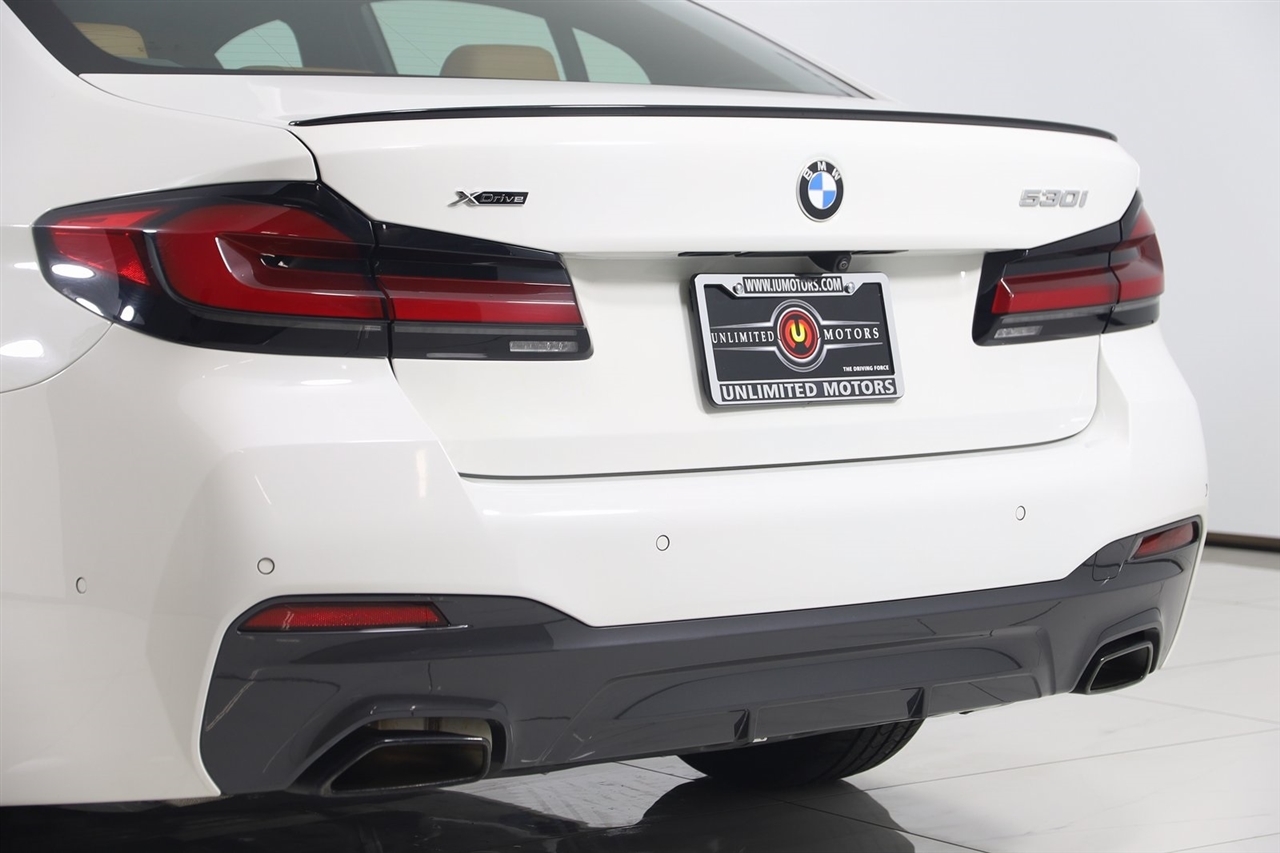 BMW 5-Series  2023