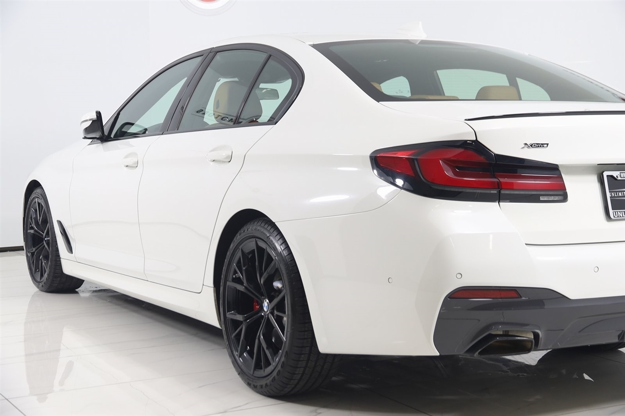 BMW 5-Series  2023