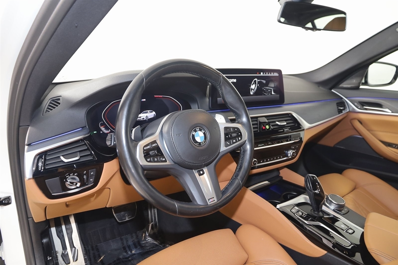 BMW 5-Series  2023
