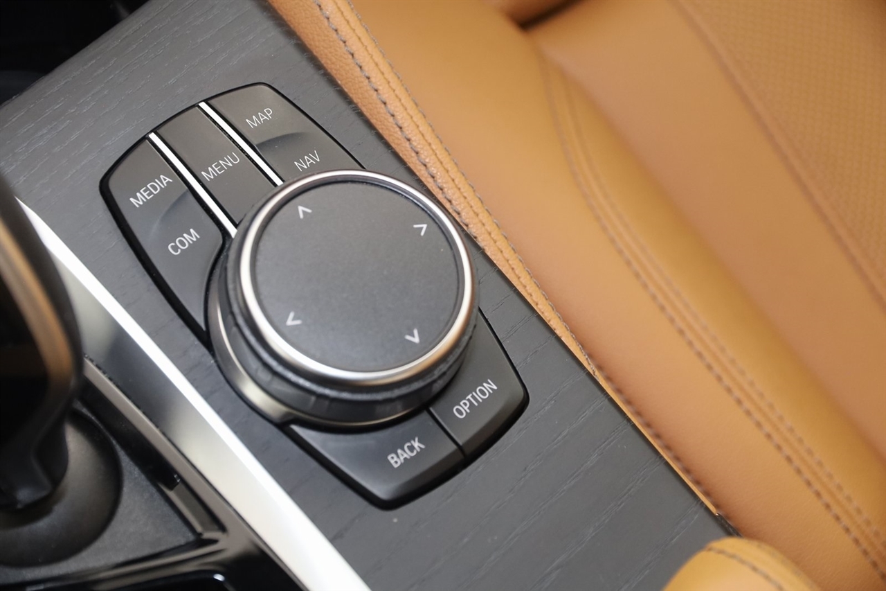 BMW 5-Series  2023