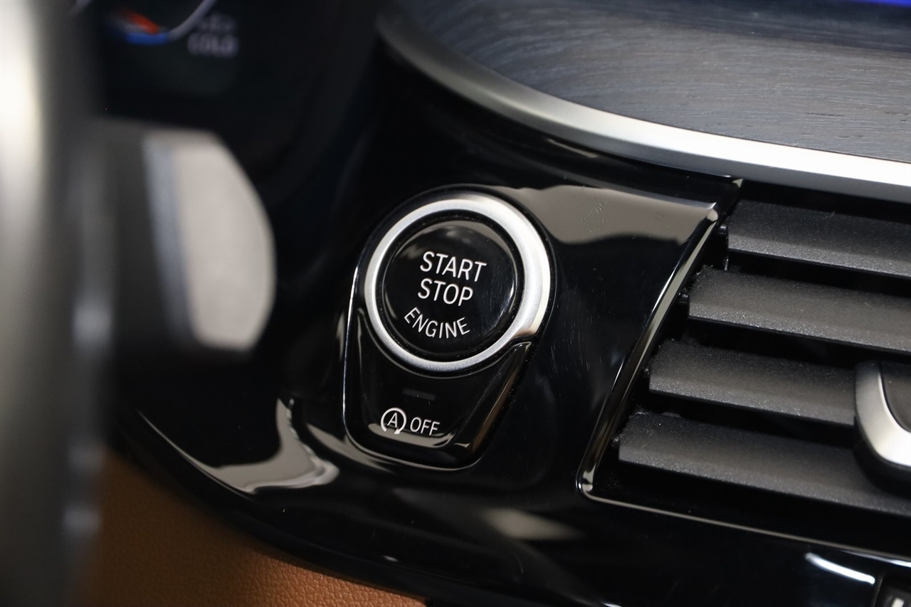 BMW 5-Series  2023
