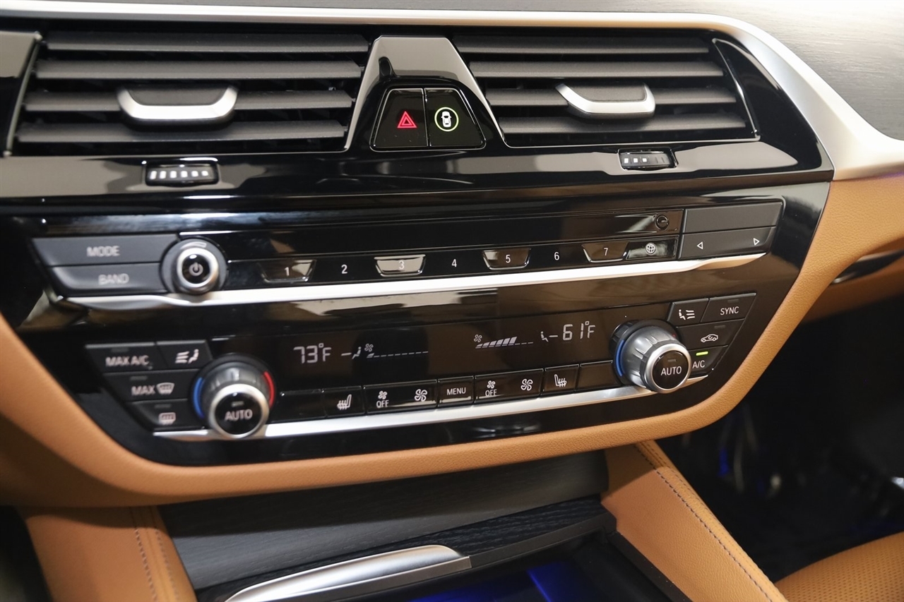BMW 5-Series  2023