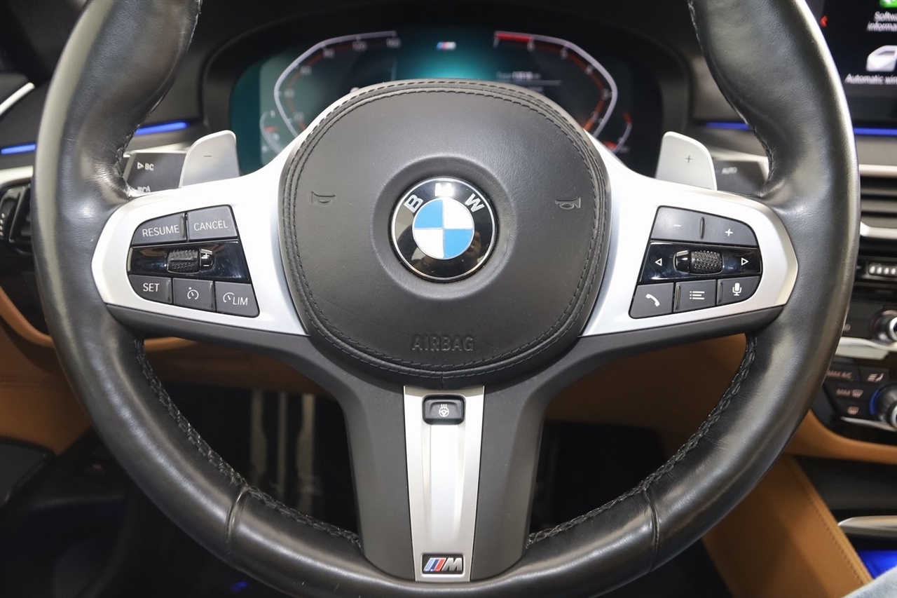 BMW 5-Series  2023