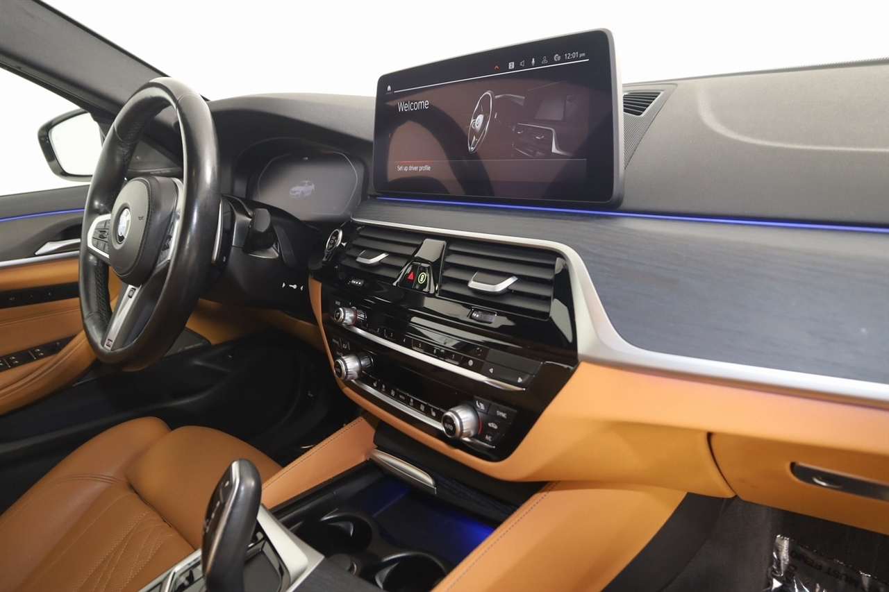 BMW 5-Series  2023