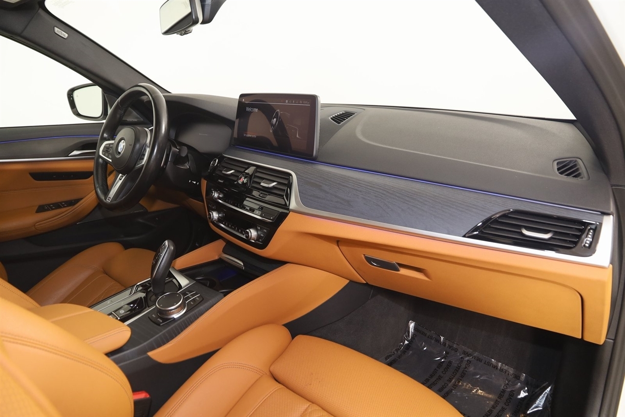 BMW 5-Series  2023