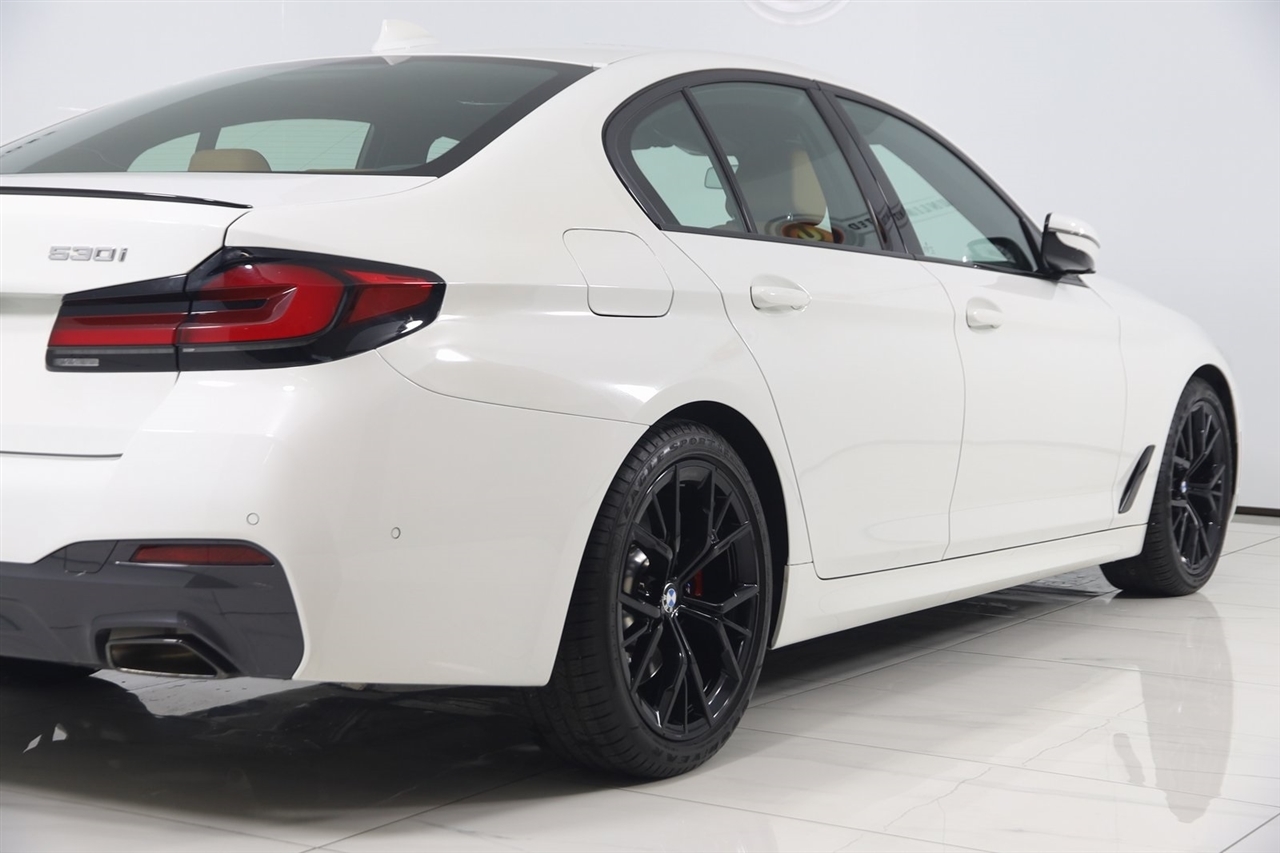 BMW 5-Series  2023