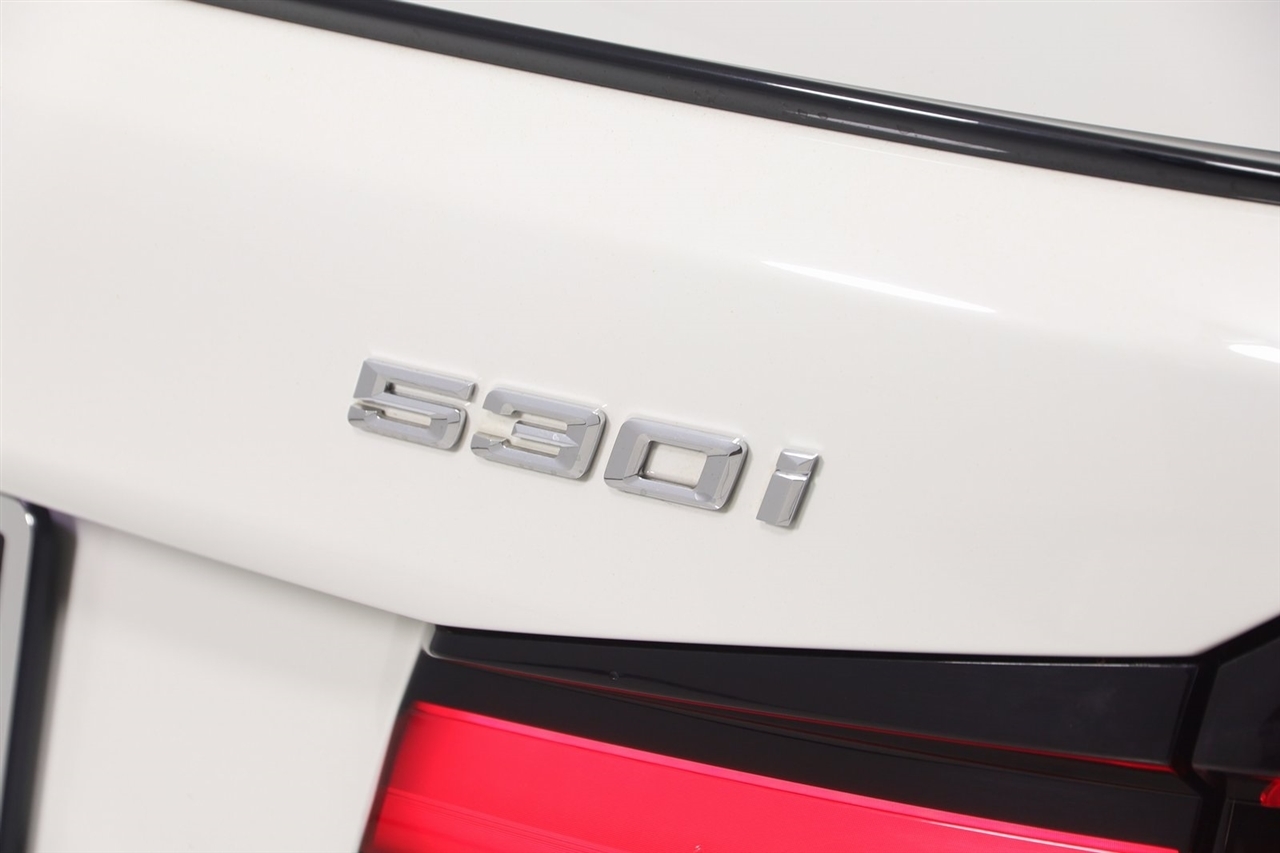 BMW 5-Series  2023