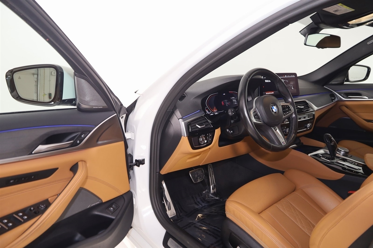 BMW 5-Series  2023