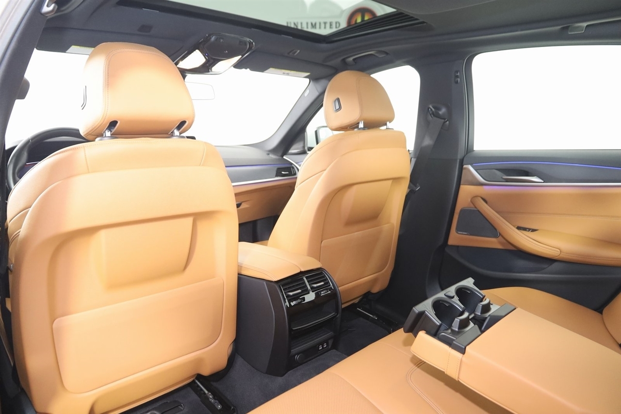 BMW 5-Series  2023