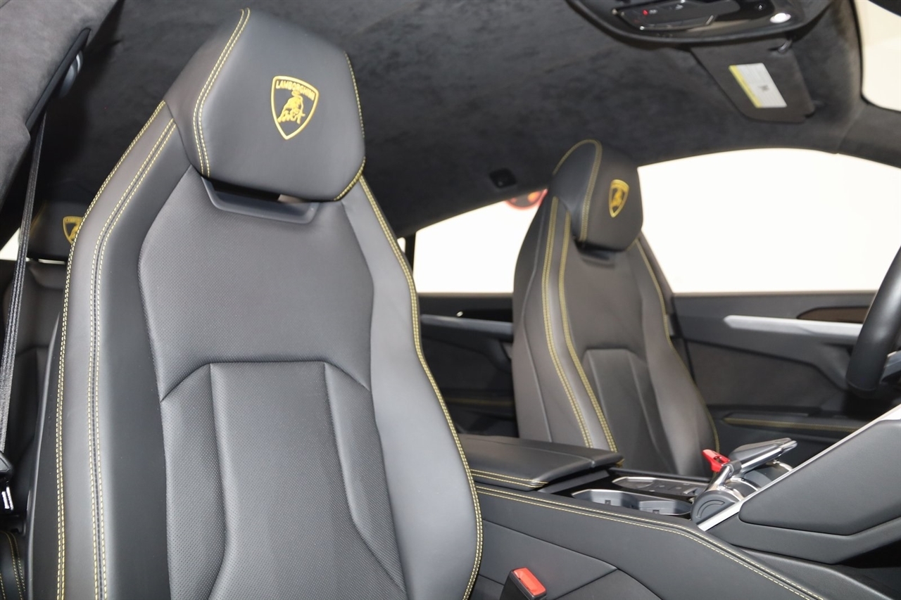 Lamborghini Urus  2021