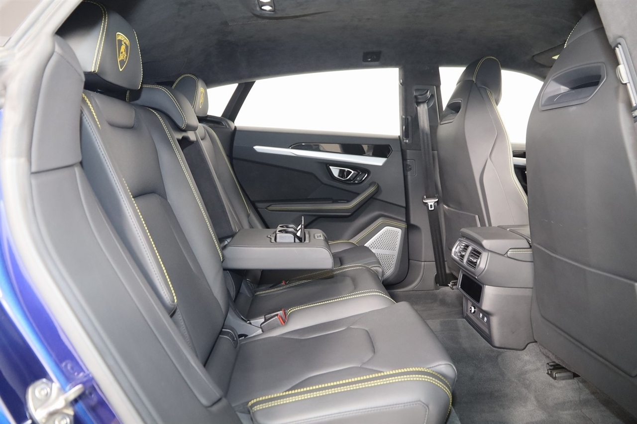 Lamborghini Urus  2021