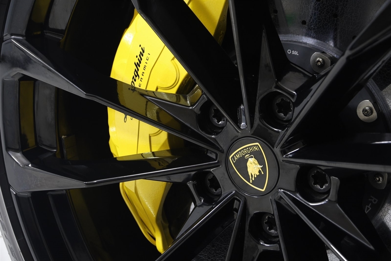 Lamborghini Urus  2021