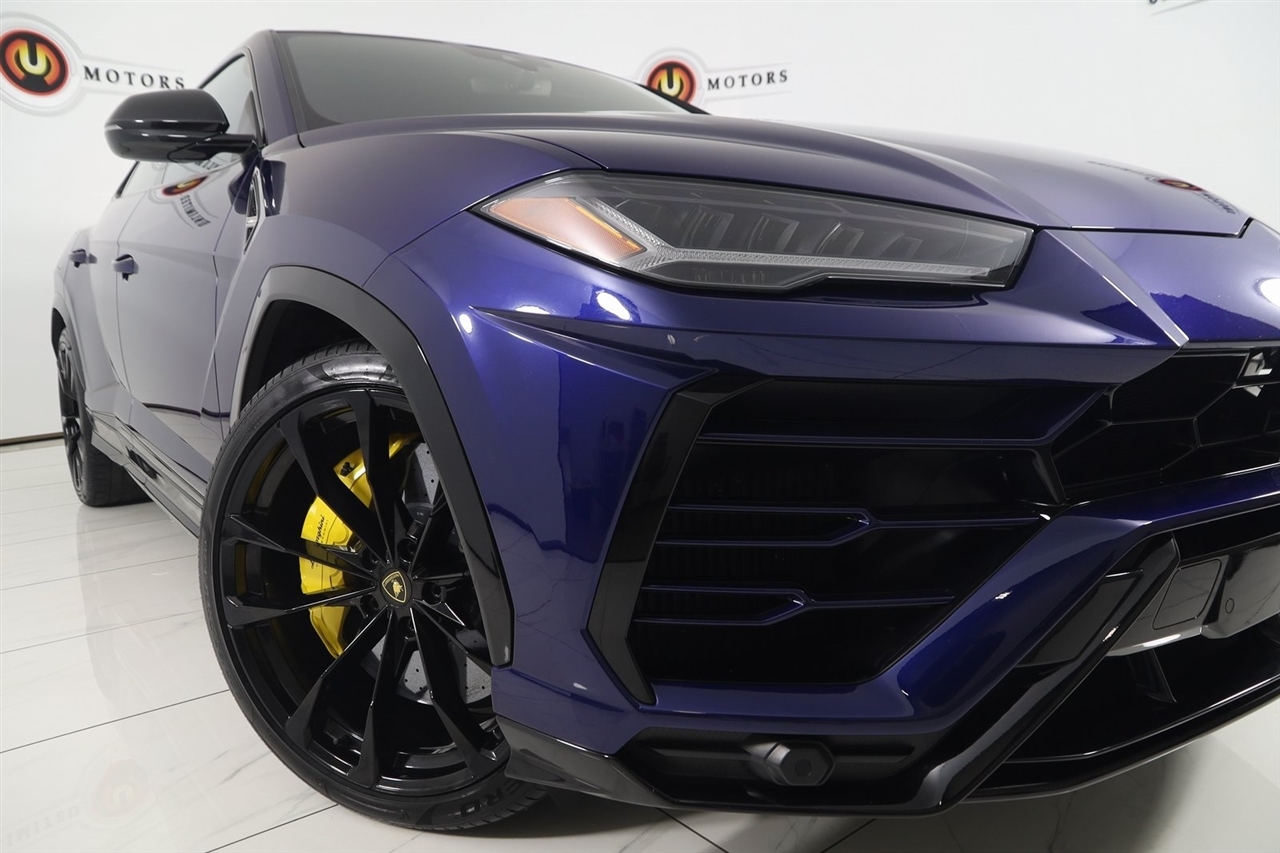 Lamborghini Urus  2021