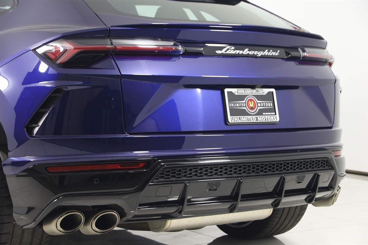 Lamborghini Urus  2021