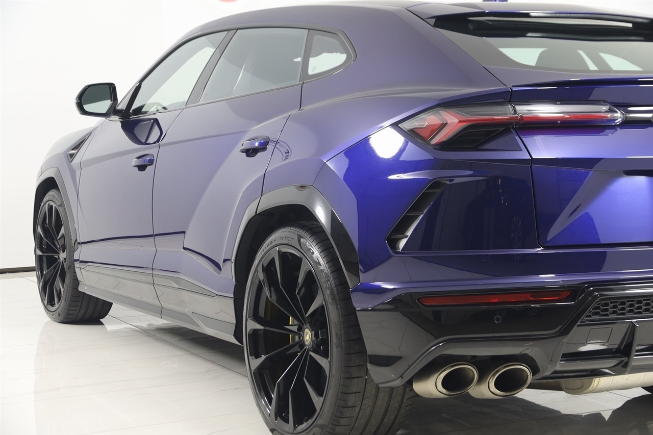 Lamborghini Urus  2021