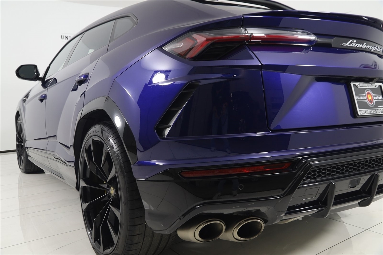 Lamborghini Urus  2021