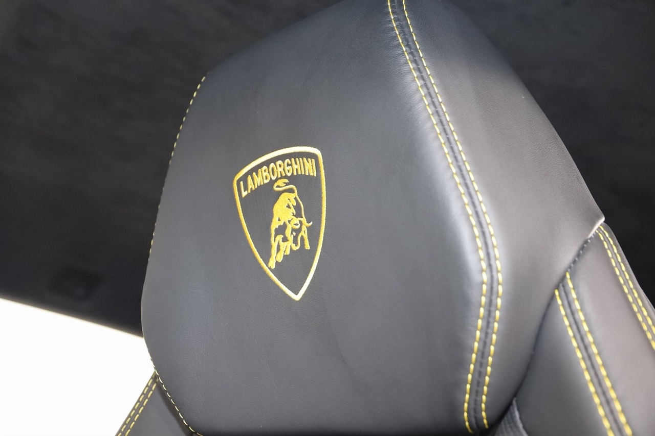 Lamborghini Urus  2021