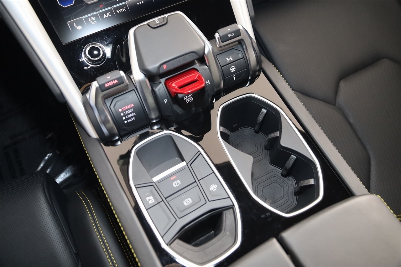Lamborghini Urus  2021