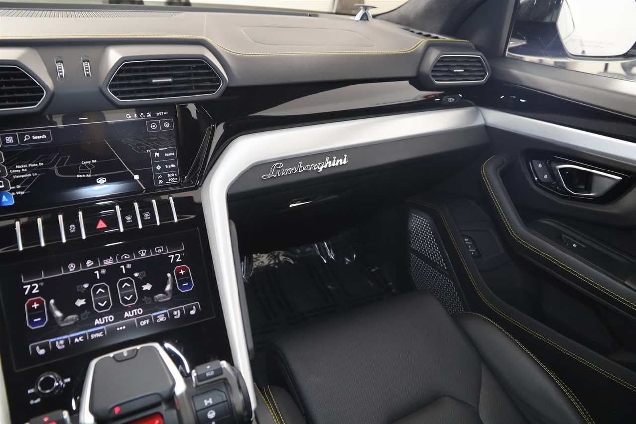 Lamborghini Urus  2021