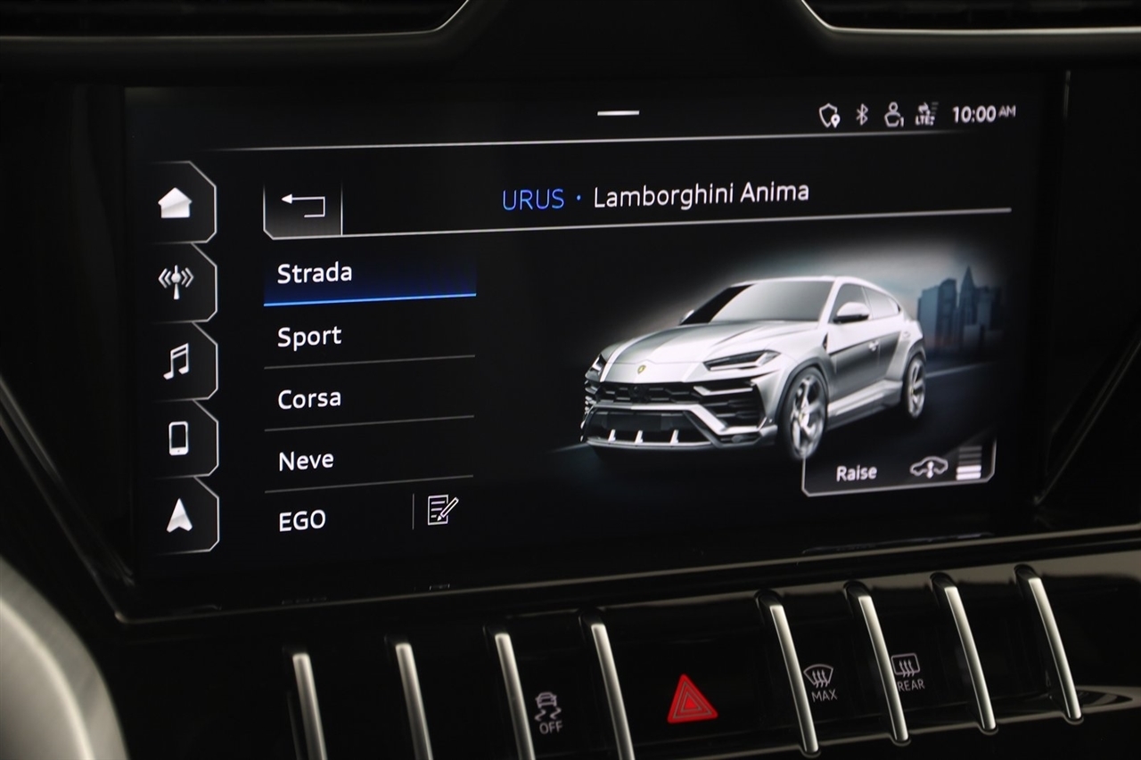 Lamborghini Urus  2021