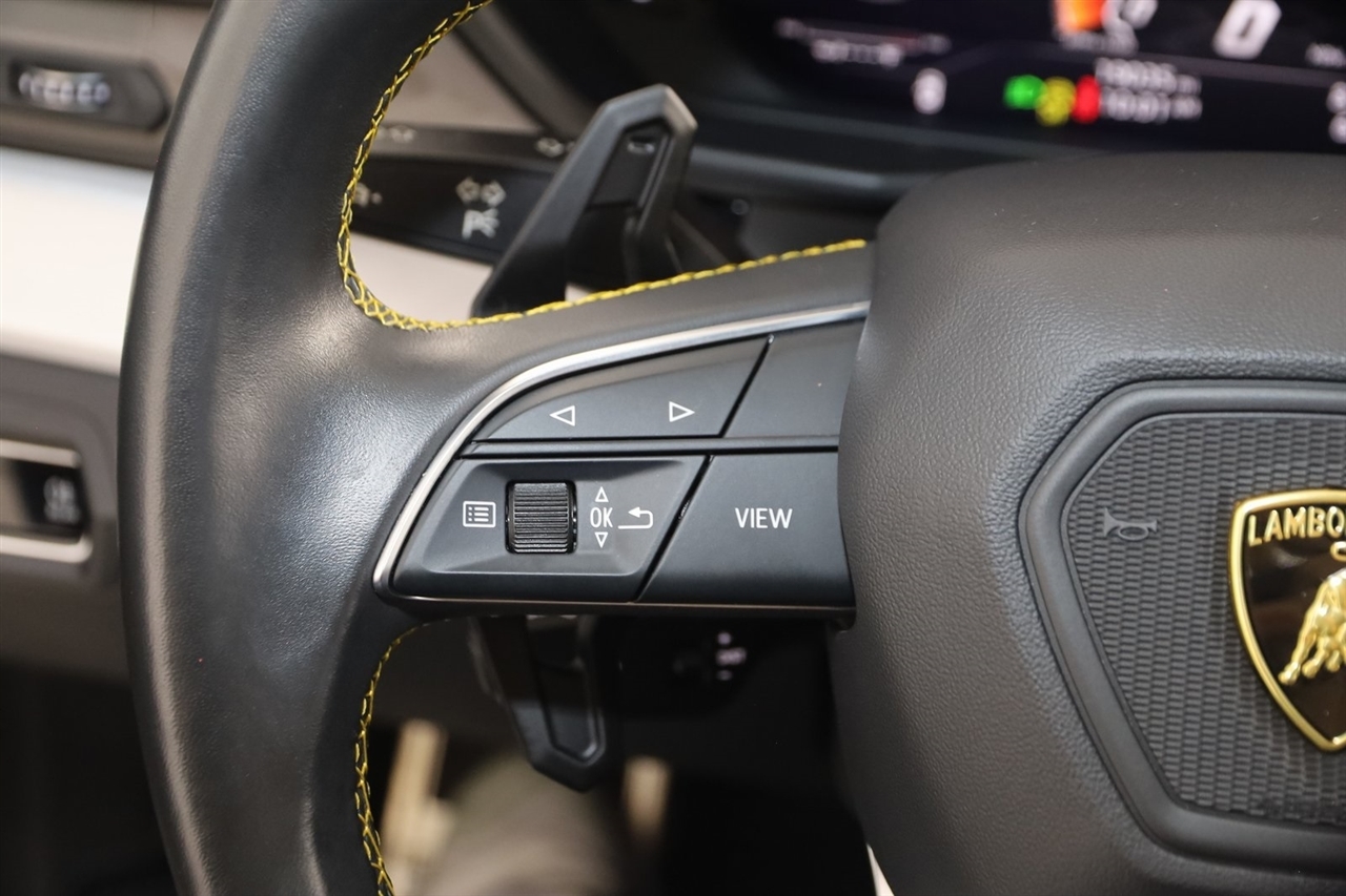 Lamborghini Urus  2021