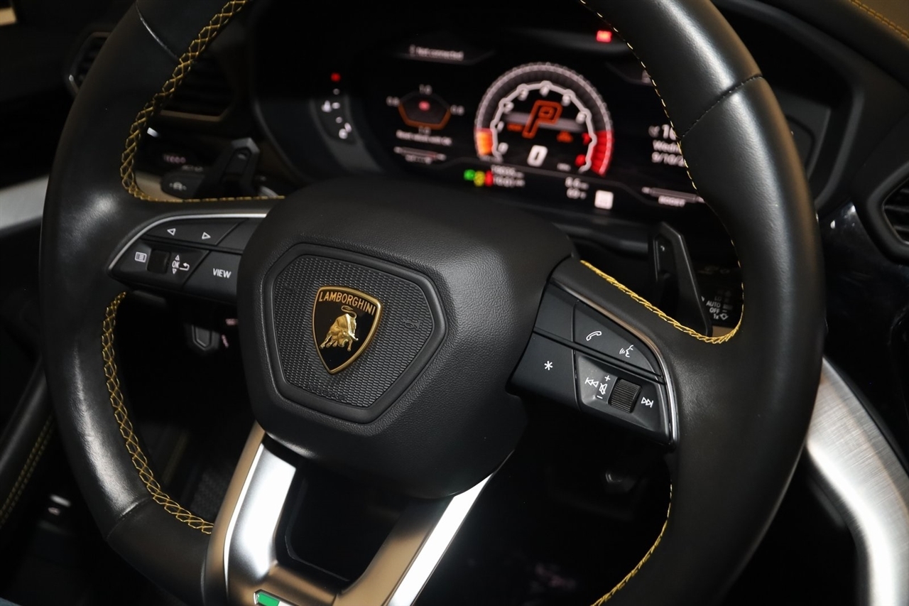 Lamborghini Urus  2021