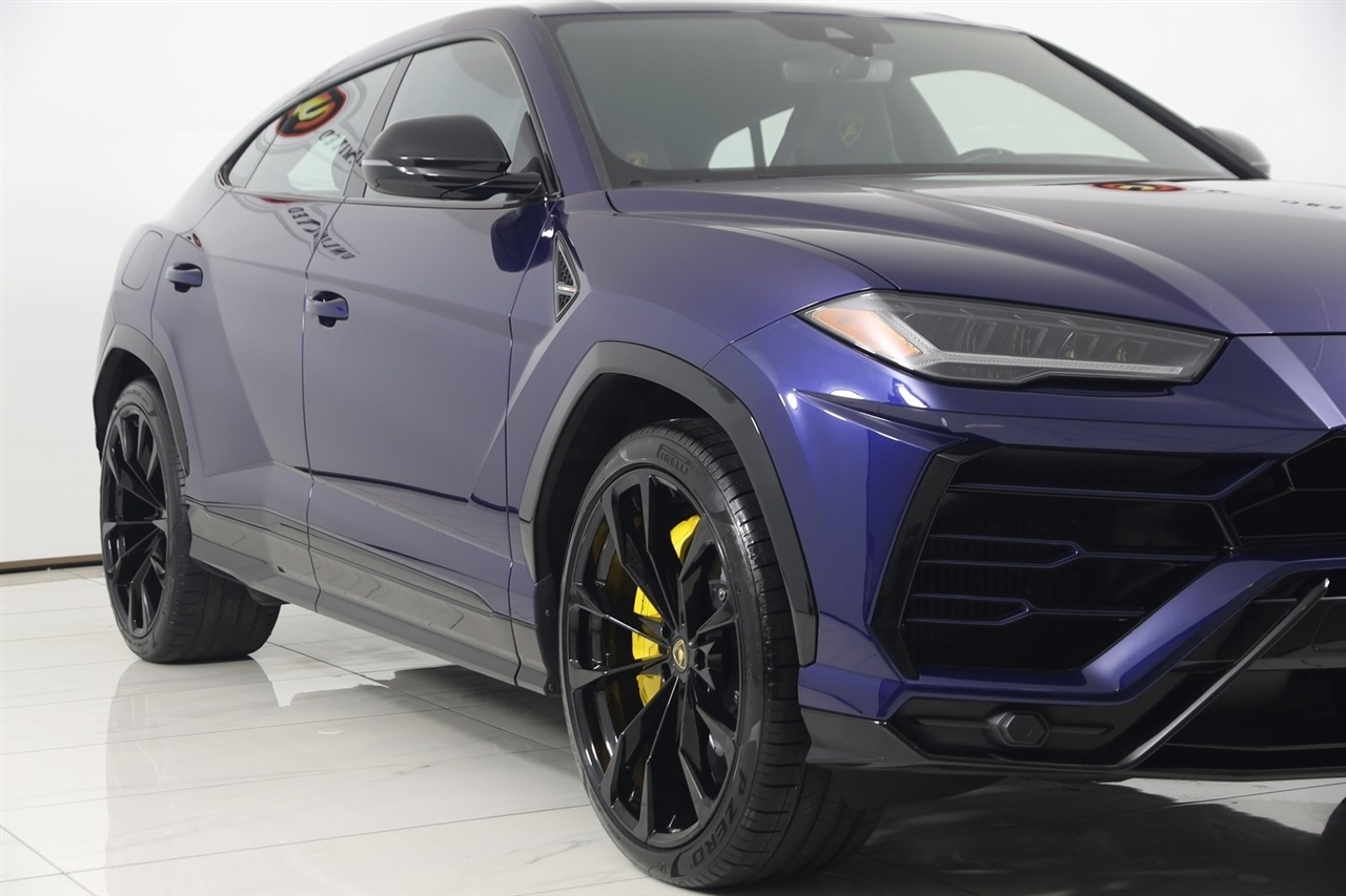 Lamborghini Urus  2021