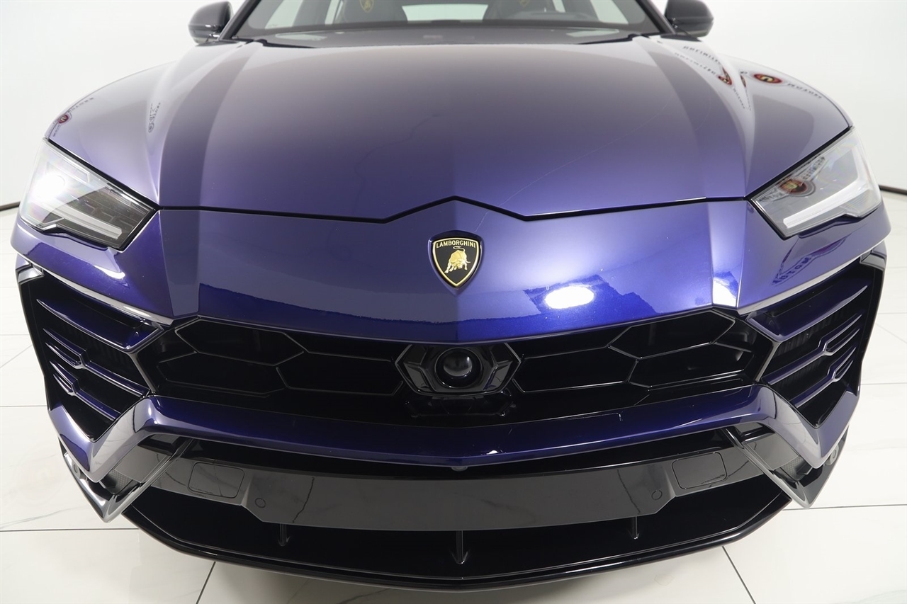 Lamborghini Urus  2021