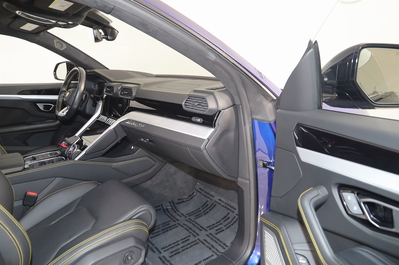 Lamborghini Urus  2021