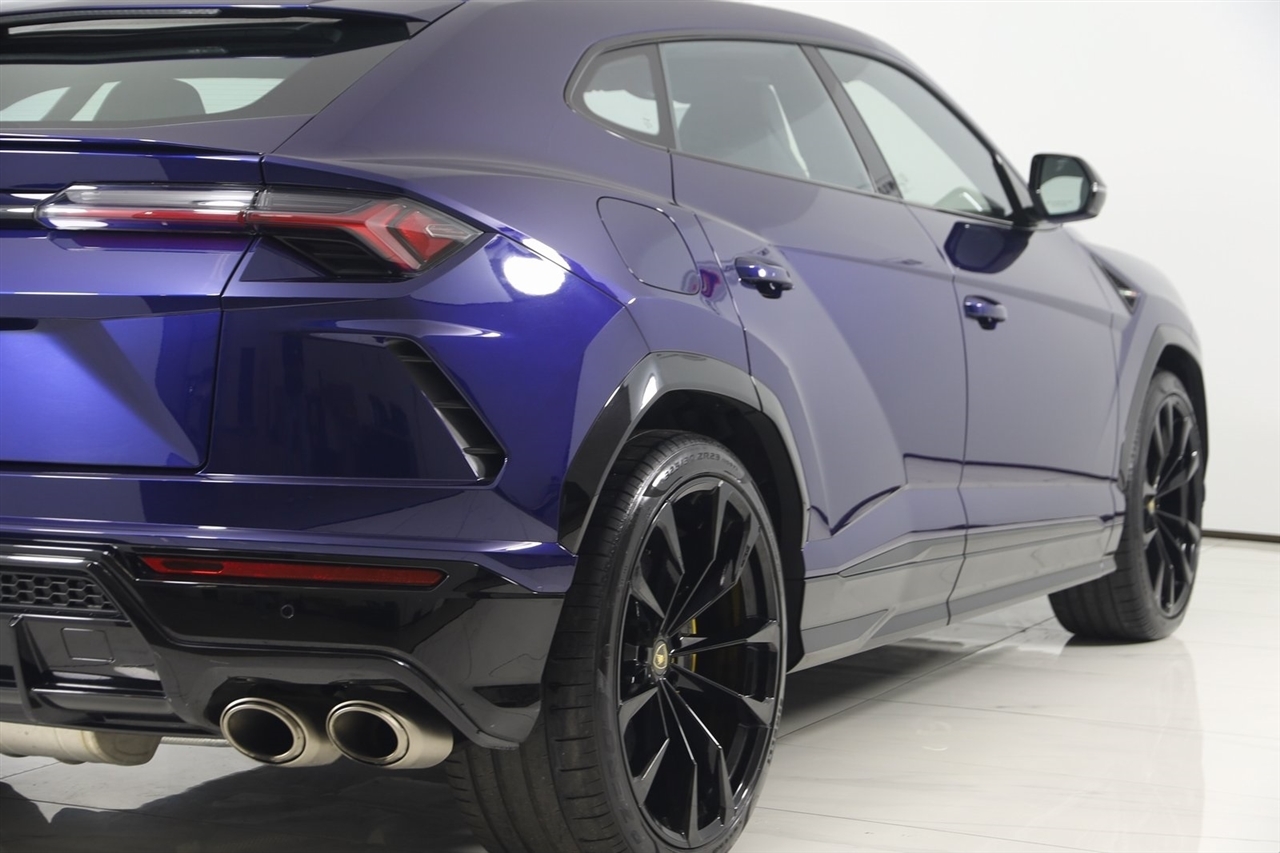 Lamborghini Urus  2021