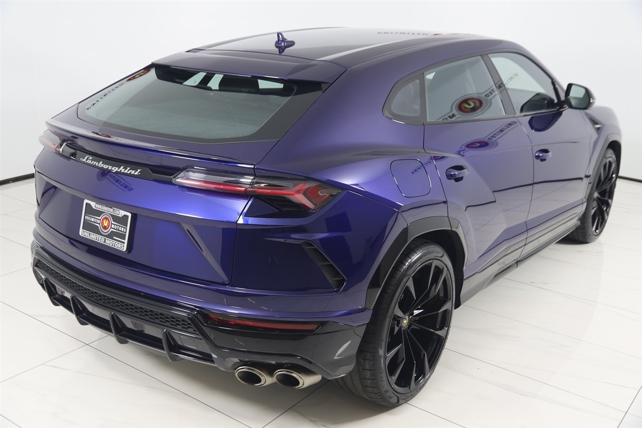 Lamborghini Urus  2021