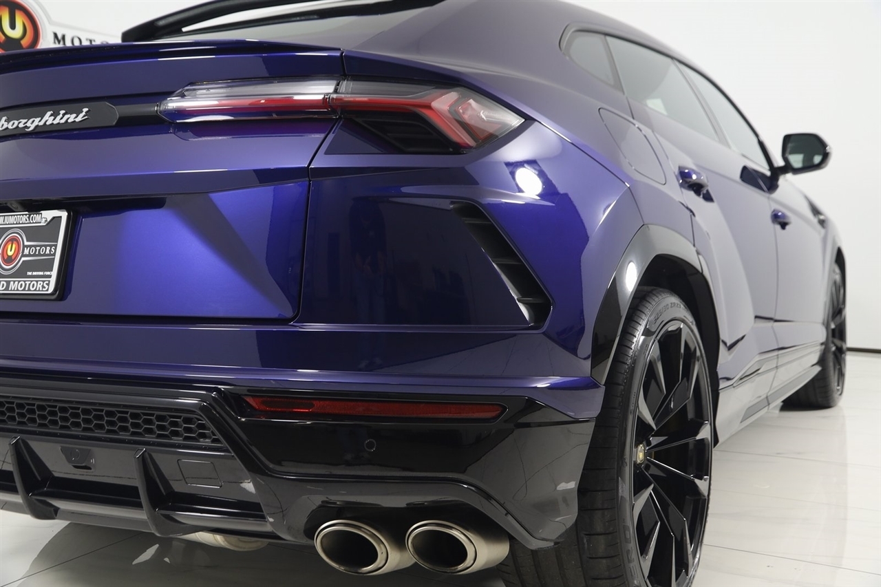 Lamborghini Urus  2021