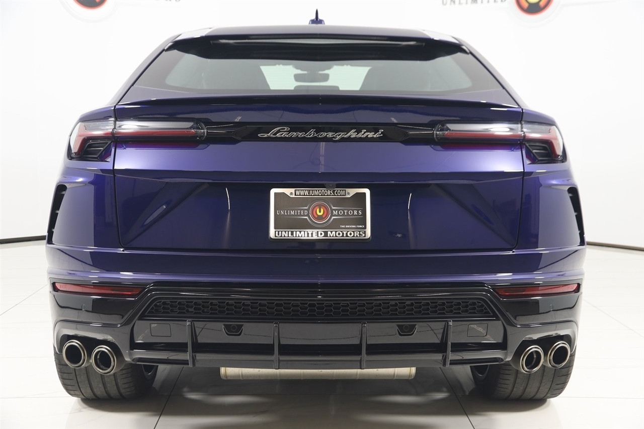 Lamborghini Urus  2021