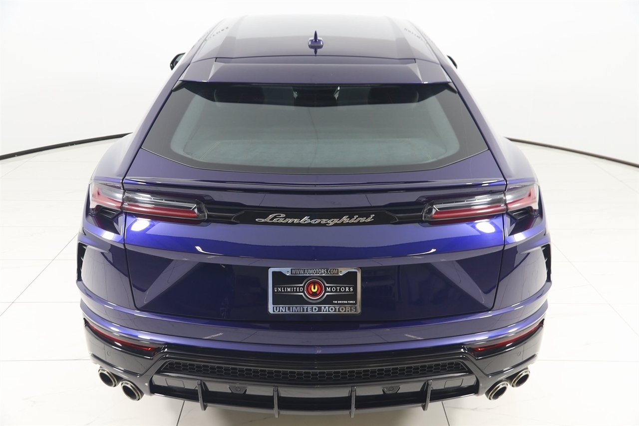 Lamborghini Urus  2021